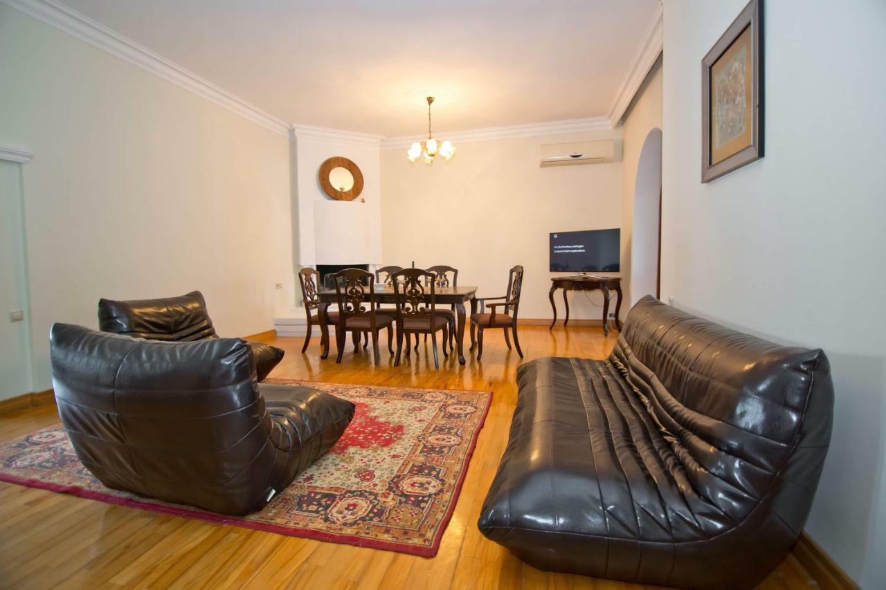 Apartment On Gorgiladze 25 Batumi Exterior foto